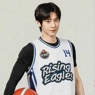 充满粉丝爱意的EXO人气照片