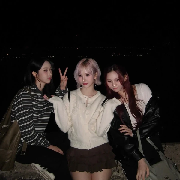 Penampilan VIVIZ yang Paling Dicintai Hari Ini