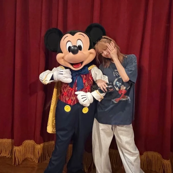 오늘 가장 사랑받은 모모 (TWICE)의 모습