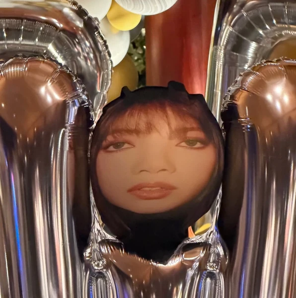 Penampilan Lisa (BLACKPINK) yang Paling Dicintai Hari Ini