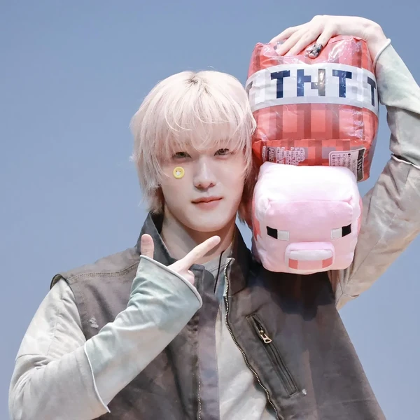 Signature photo of SOUL (P1Harmony) capturing their charm