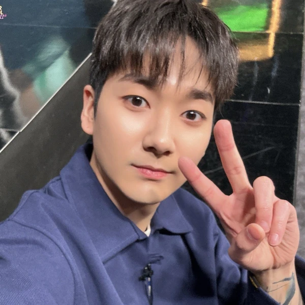 Today's Most Loved Aron