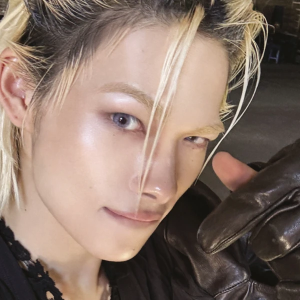 Foto Populer Penuh Cinta untuk NI-KI (ENHYPEN)