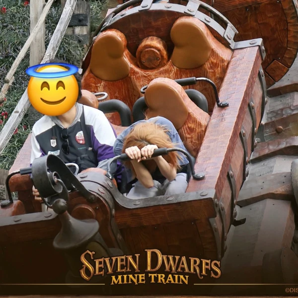 오늘 가장 사랑받은 모모 (TWICE)의 모습