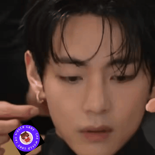 Foto Populer Penuh Cinta untuk V (BTS)