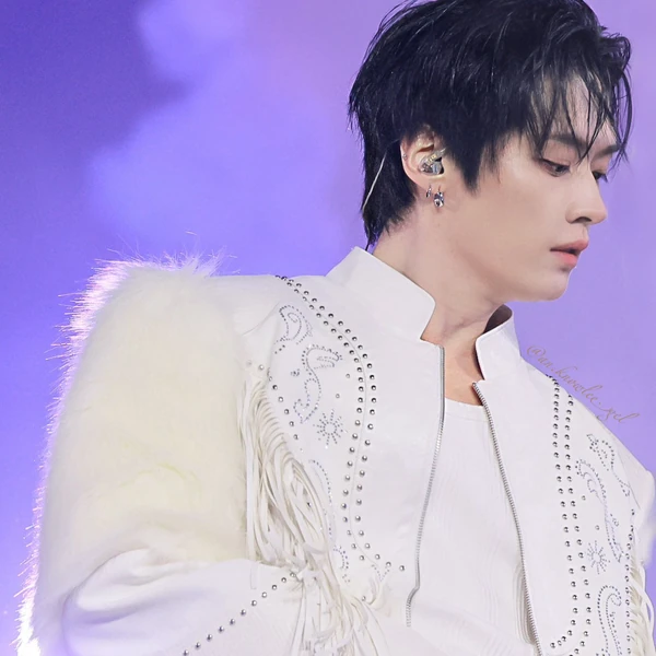 Top Photo Full of Lee Know (Stray Kids) Love