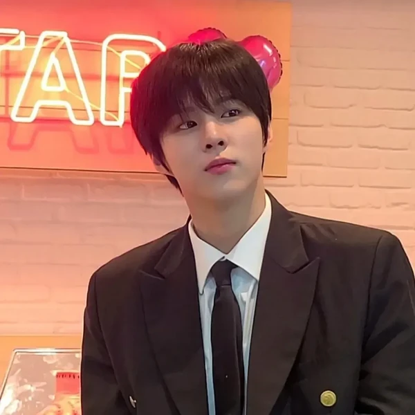 김우석 팬심 가득한 인기 사진