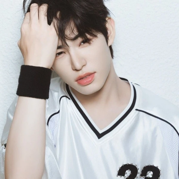 Top Photo Full of Minje (KickFlip) Love