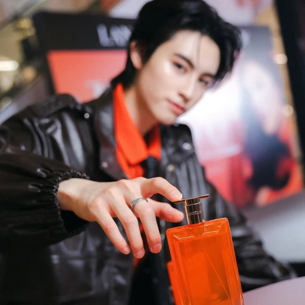 Aa (BUS)への愛が詰まった人気写真