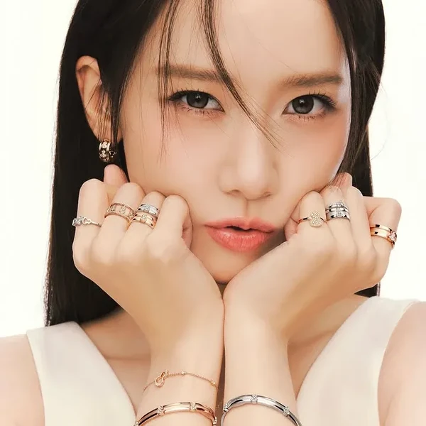 Top Photo Full of Yoona (Girls' Generation) Love