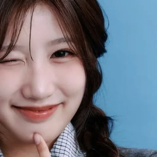 오늘 가장 사랑받은 서연 (첫사랑)의 모습