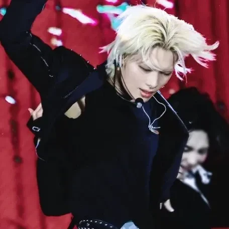 Signature photo of NI-KI (ENHYPEN) capturing their charm