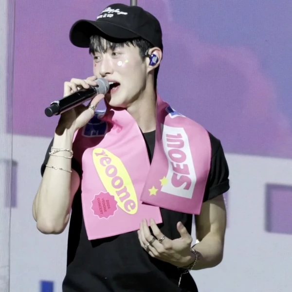 Fans' Pick: Best Moment of Yeoone (PENTAGON)