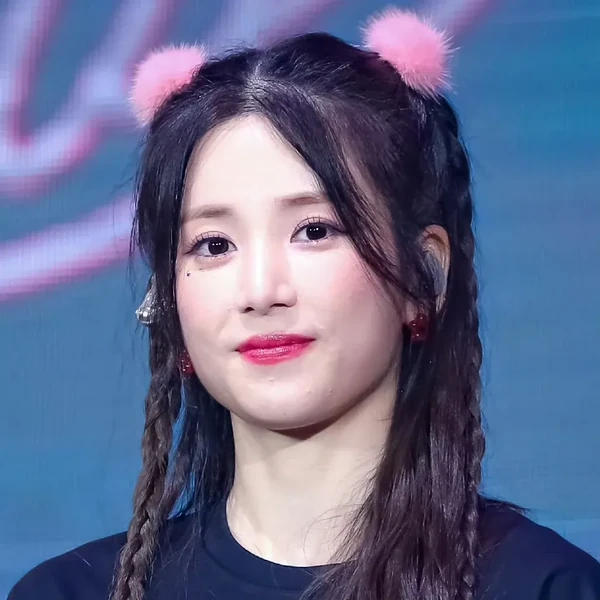 今天最受喜爱的朴初珑 (Apink)