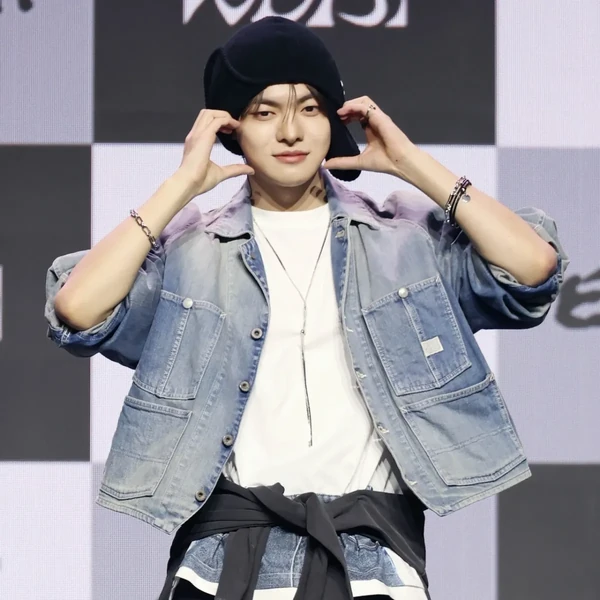 Today's Most Loved Lee Leo (ALPHA DRIVE ONE)