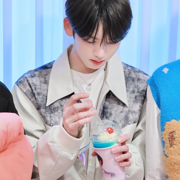 Today's Most Loved Han Yujin