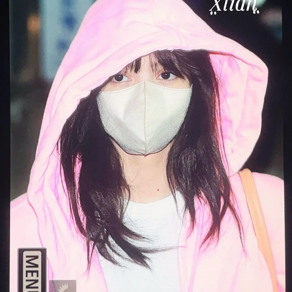 Foto Populer Penuh Cinta untuk Lisa (BLACKPINK)