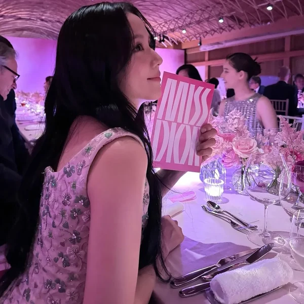 Momen Terbaik Jisoo (BLACKPINK) Pilihan Penggemar