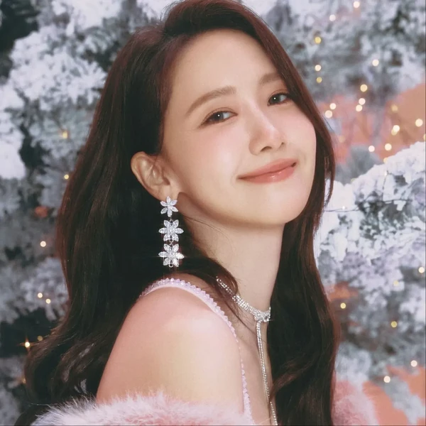 今天最受喜爱的允儿 (少女时代)