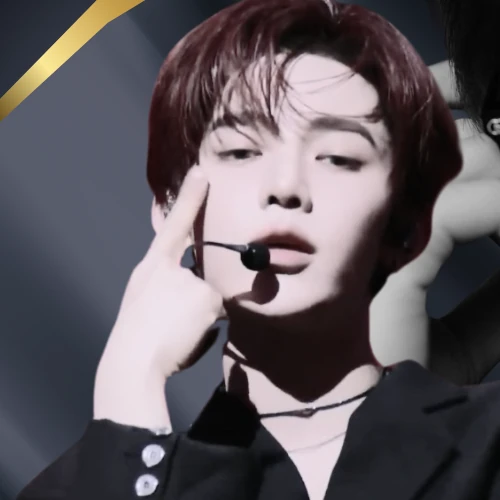 Signature photo of Zhang Hao capturing their charm