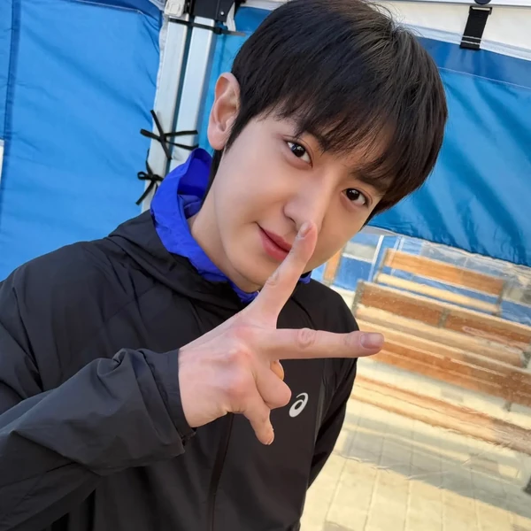 오늘 가장 사랑받은 찬열 (EXO)의 모습