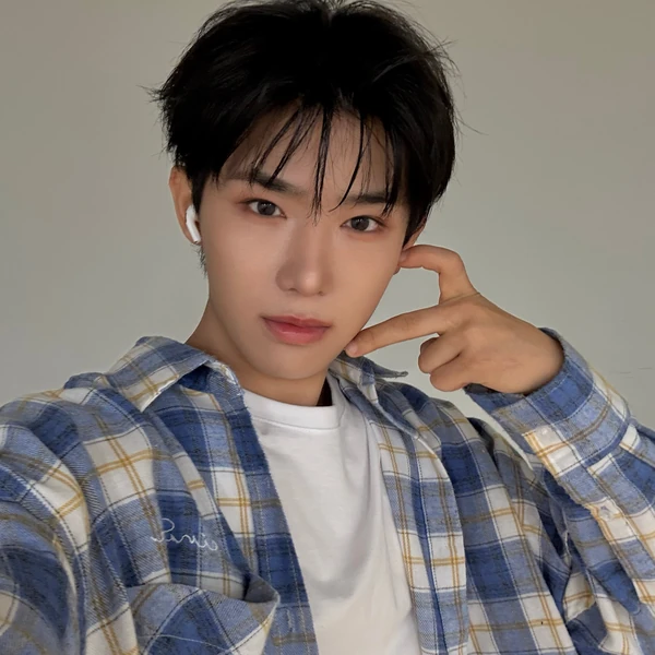 Today's Most Loved Yi Chen (MODYSSEY)