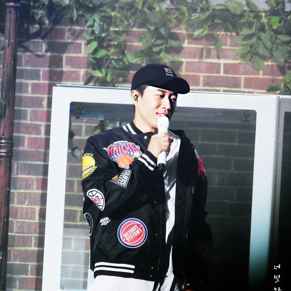 Today's Most Loved SECHSKIES