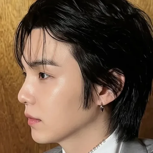 Penampilan SUGA (BTS) yang Paling Dicintai Hari Ini