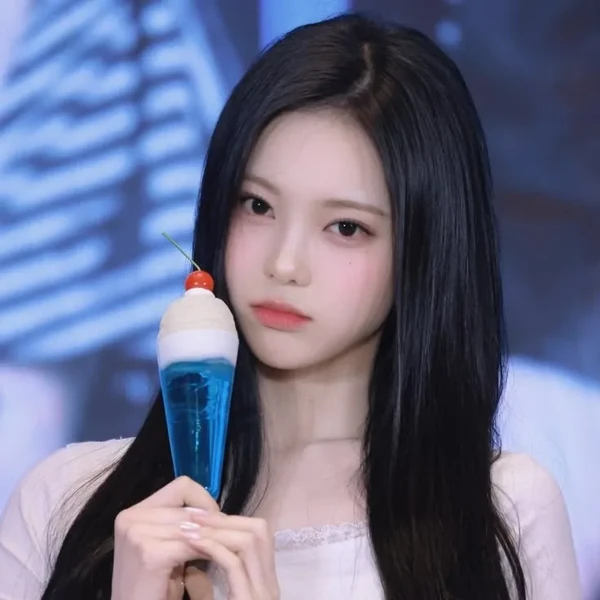 Signature photo of Ian (Hearts2Hearts) capturing their charm