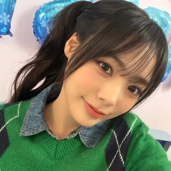 Top Photo Full of Siyeon (QWER) Love