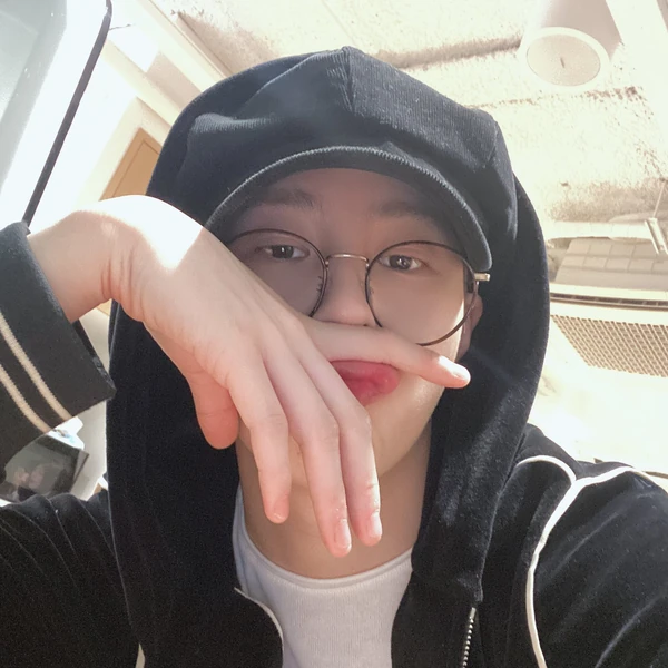 오늘 가장 사랑받은 하성운의 모습