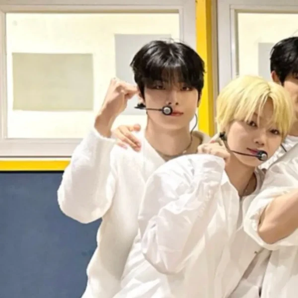 Top Photo Full of YOUNITE Love