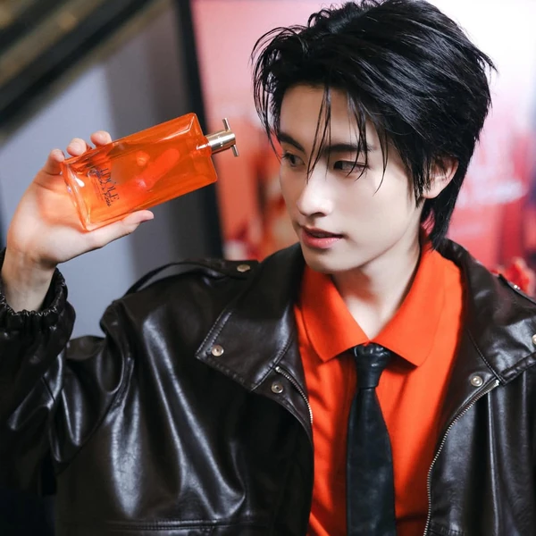 Today's Most Loved Aa (BUS)