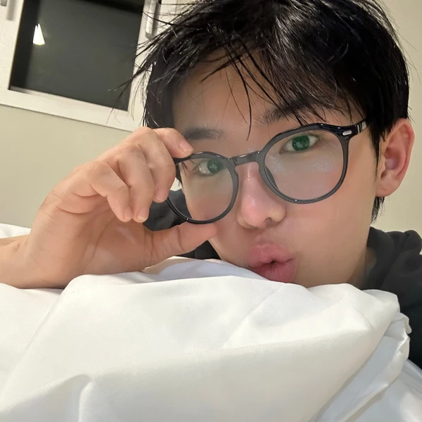 Top Photo Full of Yi Chen (MODYSSEY) Love