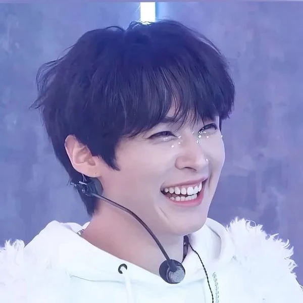 Fans' Pick: Best Moment of Lee Know (Stray Kids)