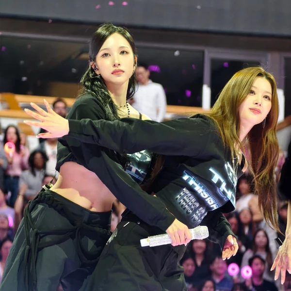 今日最受喜愛的Sana (TWICE)