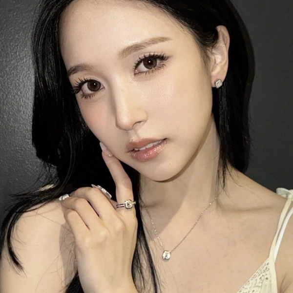 Penampilan Mina (TWICE) yang Paling Dicintai Hari Ini