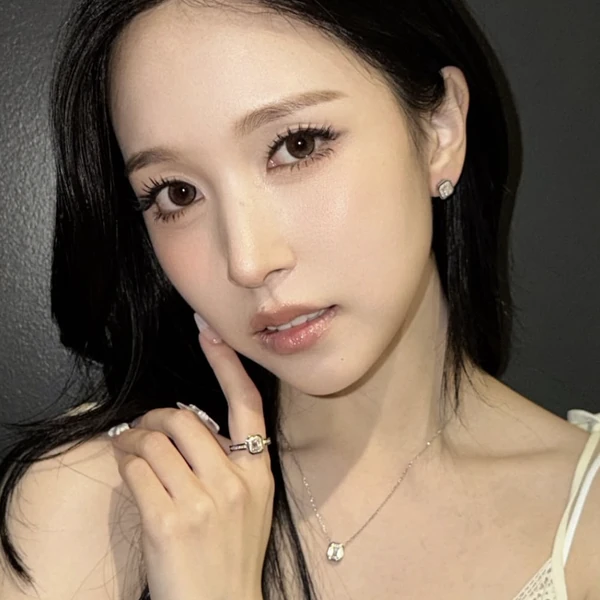 Penampilan Mina (TWICE) yang Paling Dicintai Hari Ini