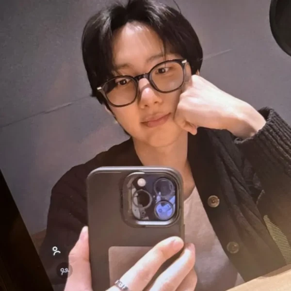 Top Photo Full of Hui (PENTAGON) Love