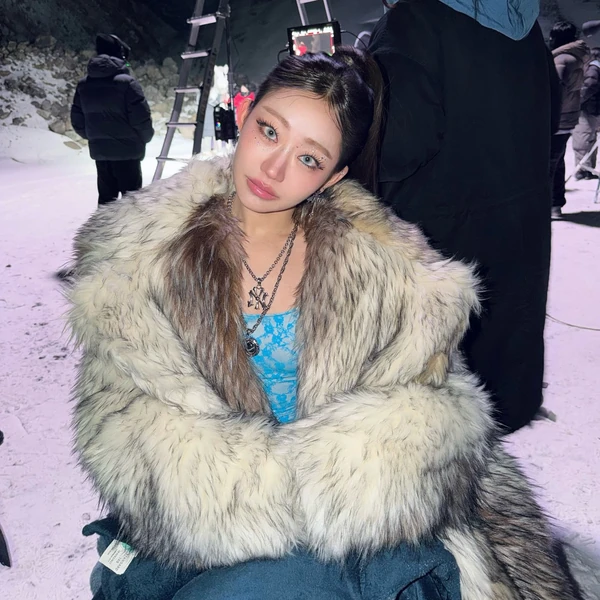 Top Photo Full of Julie (KISS OF LIFE) Love