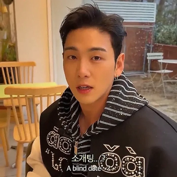 Foto Populer Penuh Cinta untuk Baekho