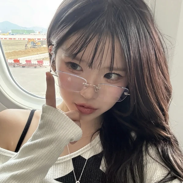 Shining profile picture of 宋河英 (fromis_9) on today's Choeaedol