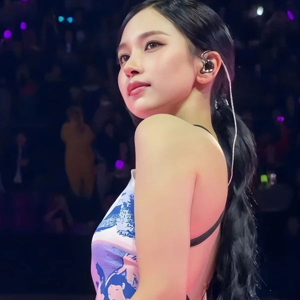 오늘 가장 사랑받은 미나 (TWICE)의 모습