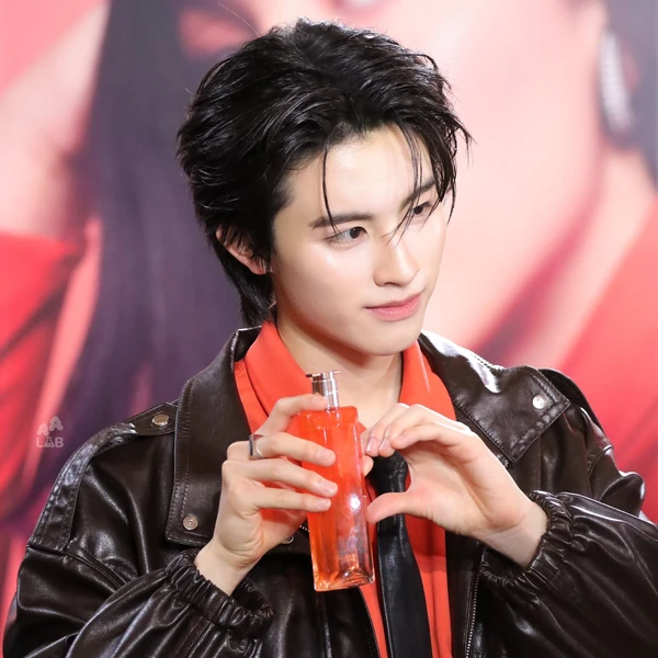 Today's Most Loved Aa (BUS)