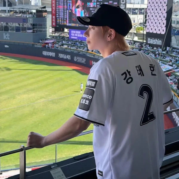 Penampilan TOMORROW X TOGETHER yang Paling Dicintai Hari Ini