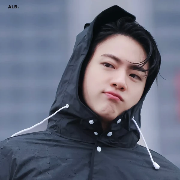 Momen Terbaik Jin (BTS) Pilihan Penggemar