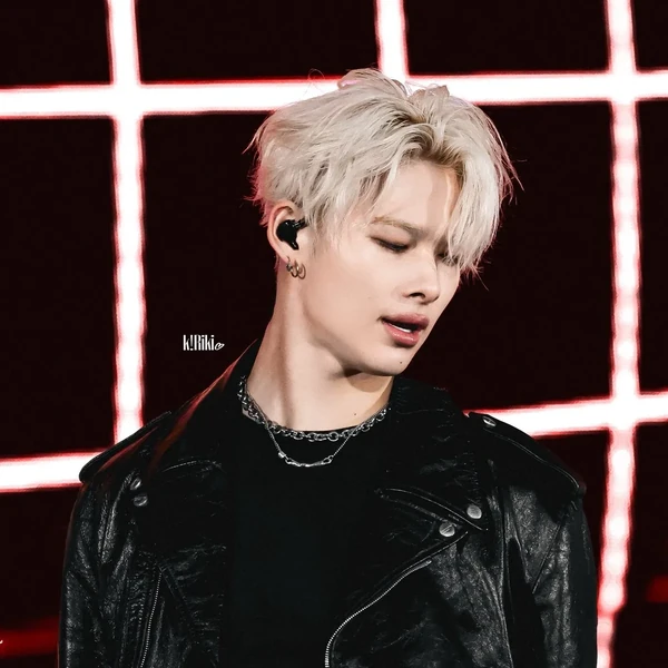 Signature photo of NI-KI (ENHYPEN) capturing their charm