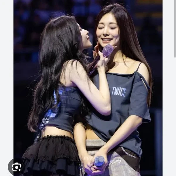 充满粉丝爱意的子瑜 (TWICE)人气照片