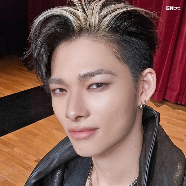 Foto Populer Penuh Cinta untuk ENHYPEN