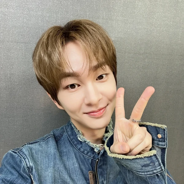 Top Photo Full of Onew (SHINee) Love